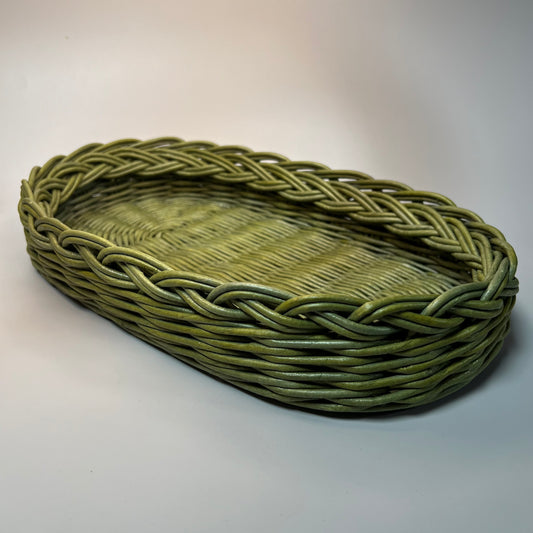 Oval tray in forest green.